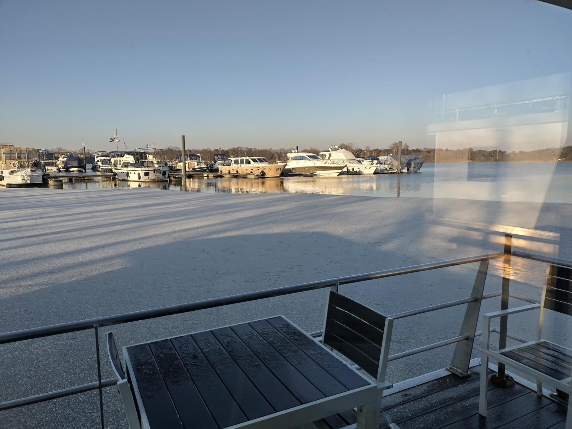 Hausboot Leukermeer Well Well  Exterior photo